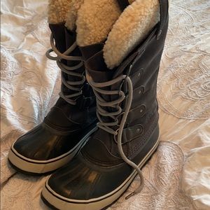 Like New Sorel Snow Boots